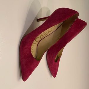 Sam Edelman fuchsia suede heels